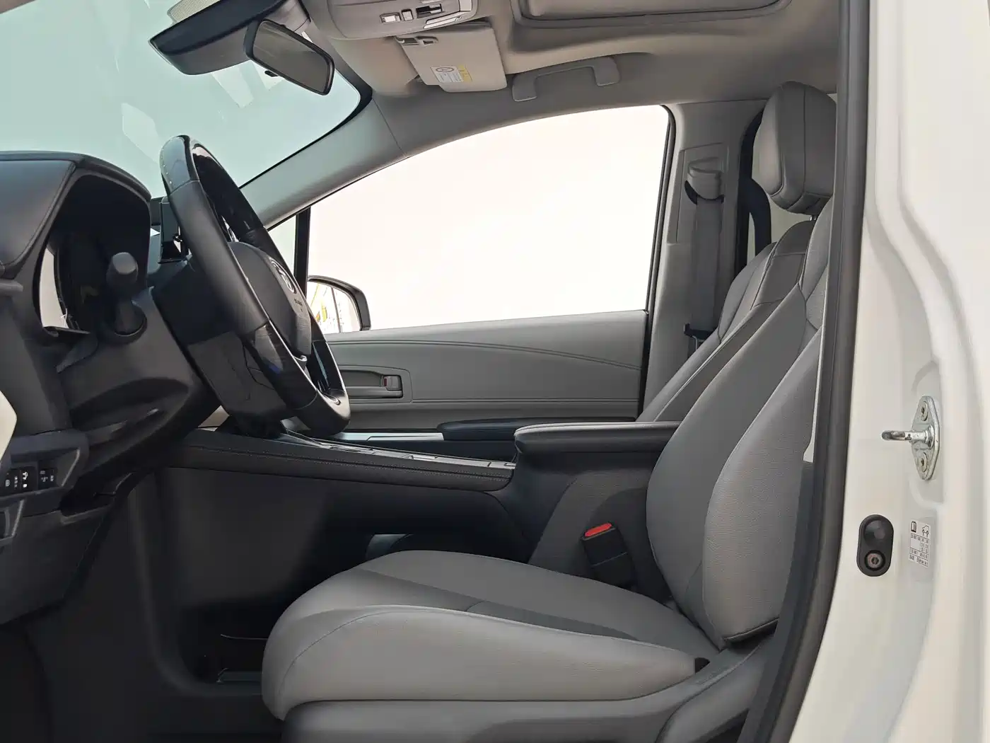 Toyota Granvia 2023 2023 2.5L Hybrid Comfort Edition