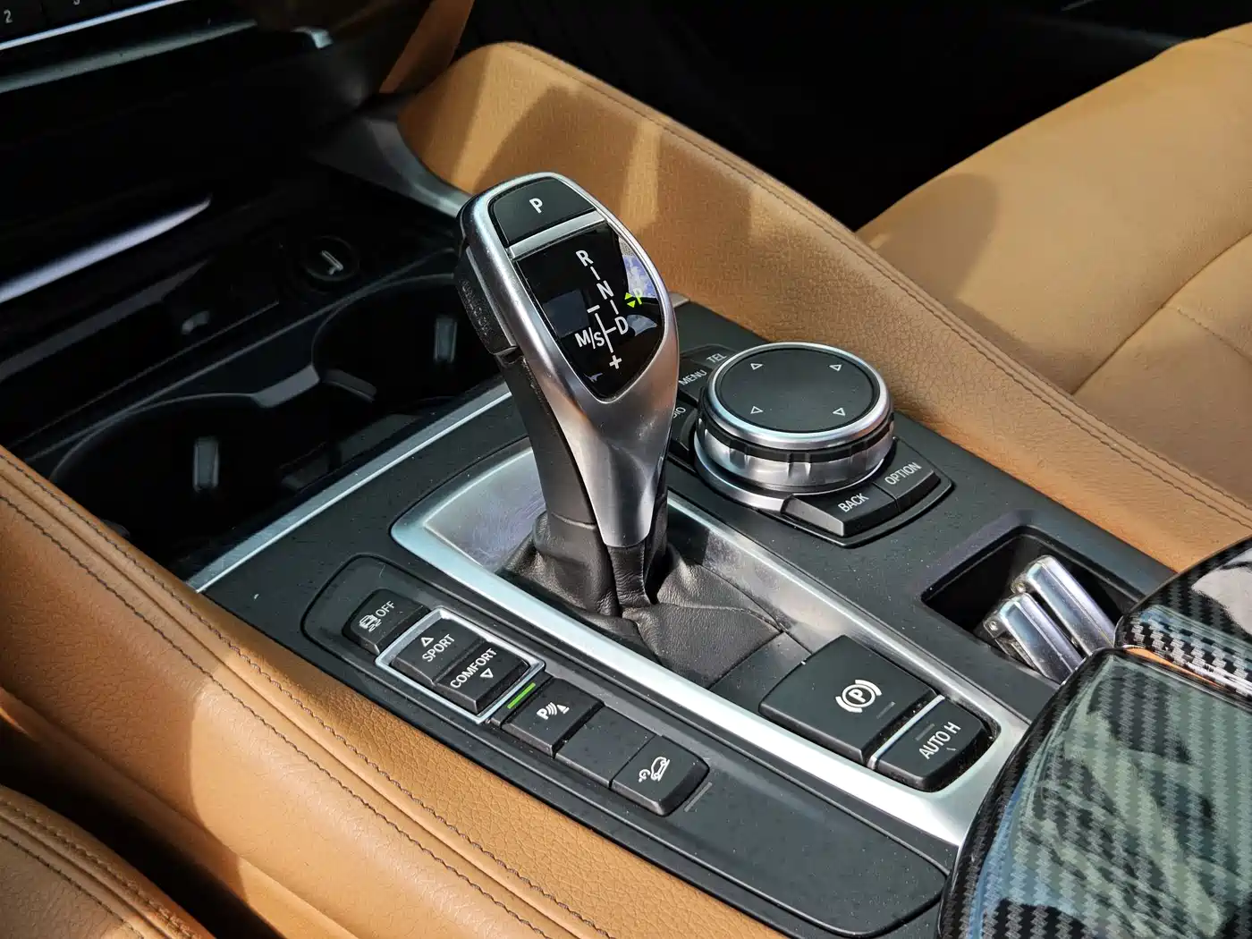 BMW X6 2015 xDrive35i Luxury Model фото 15