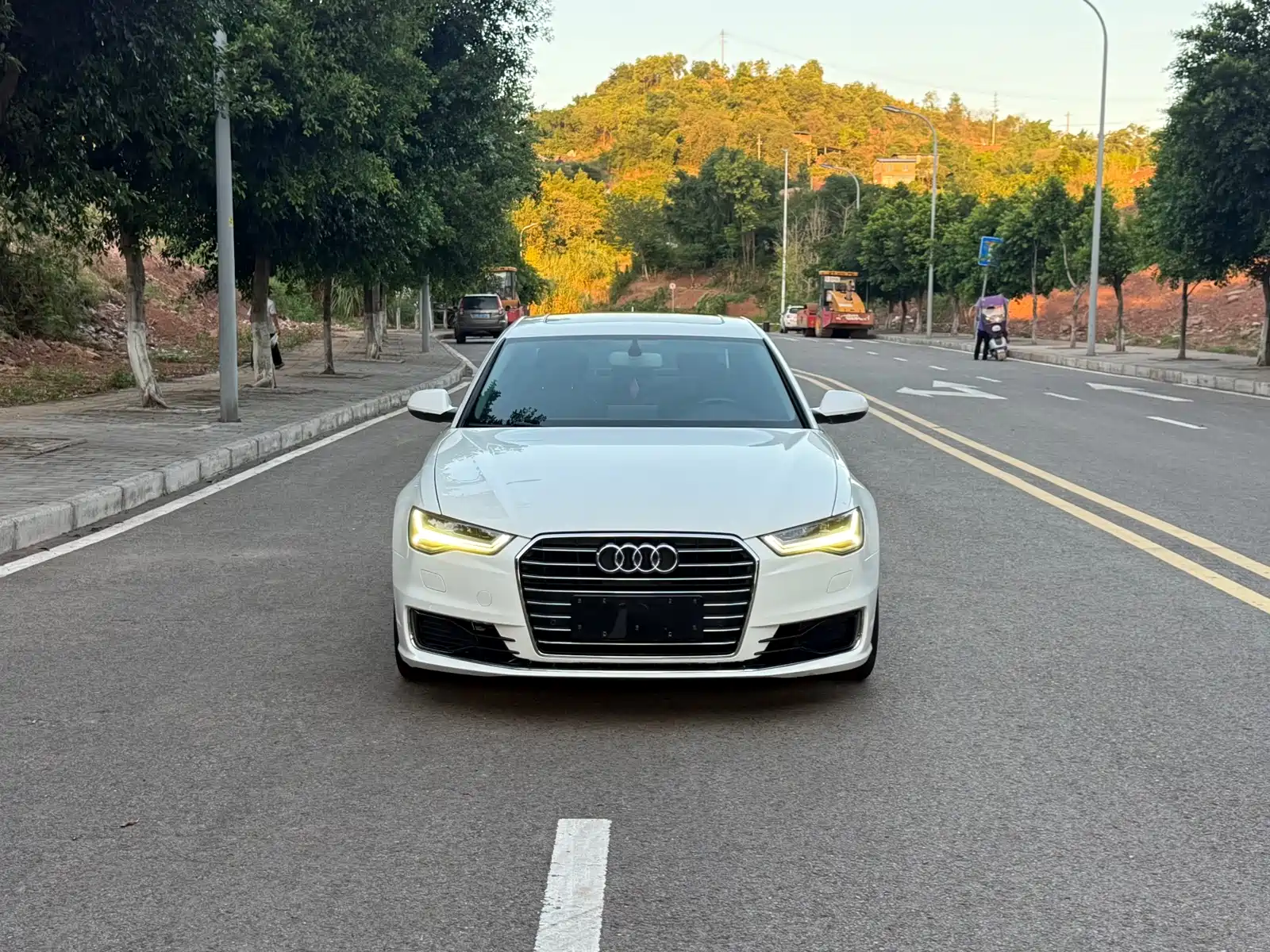 Фото 2 - Audi A6L