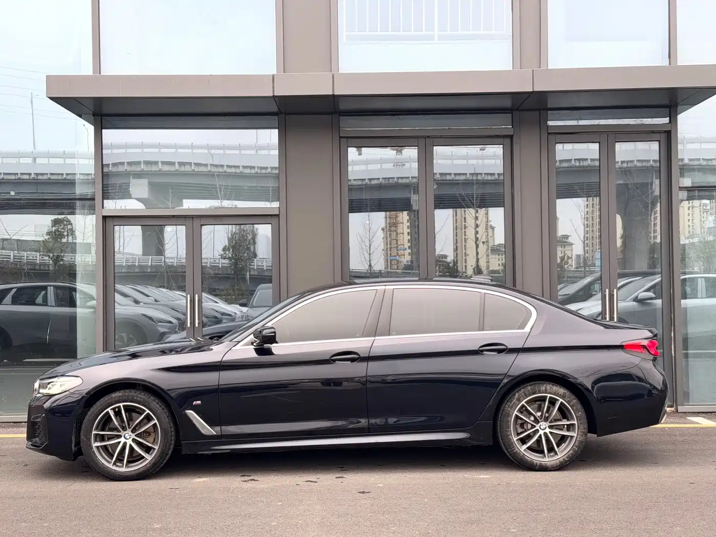 BMW 5-SERIES