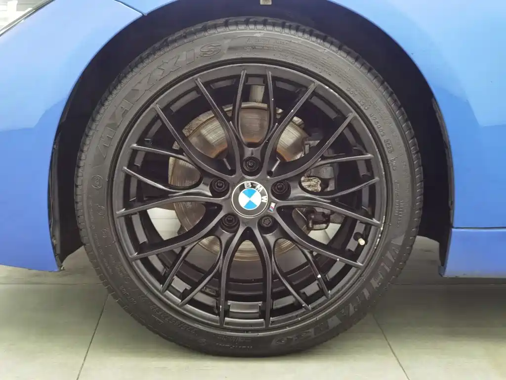 Фото 17 - BMW 3 Series