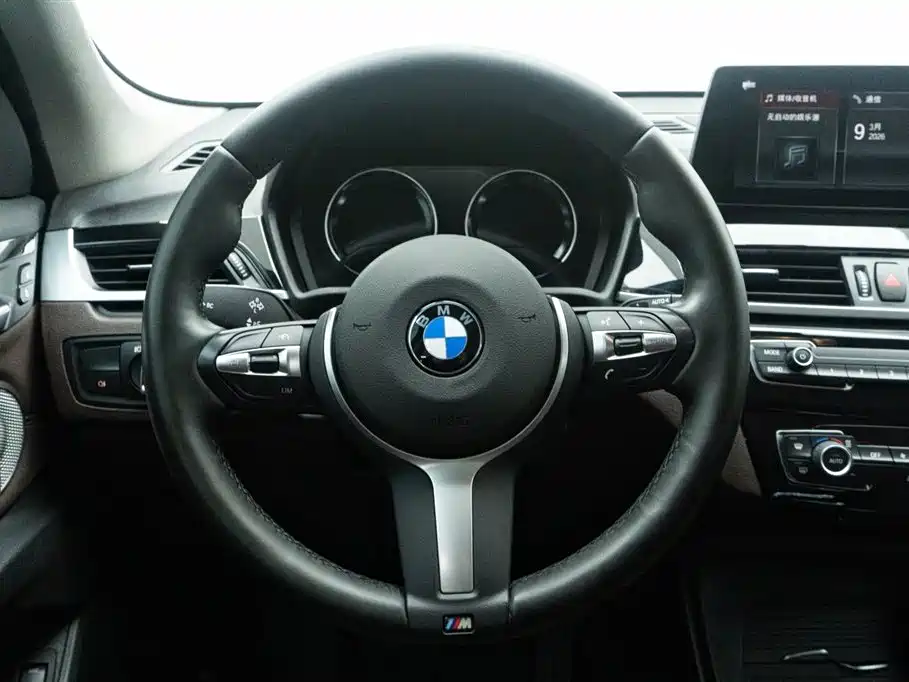 BMW X1 2022 sDrive25Li Leading фото 22