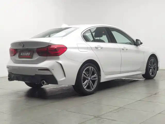 BMW 1 Series 2021 120i M Sport — фото 2