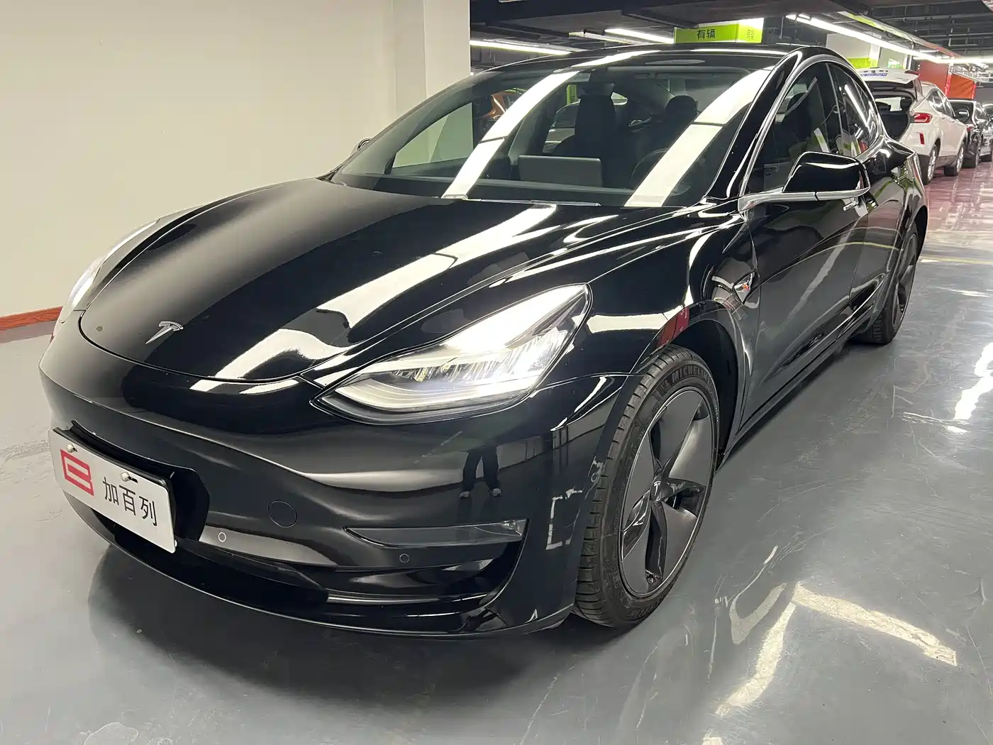 TESLA MODEL 3