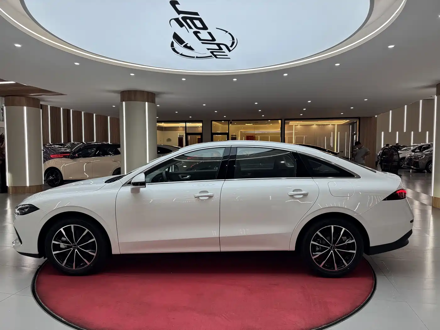 Roewe D7 2026 2023 DMH 125km Beyond Edition