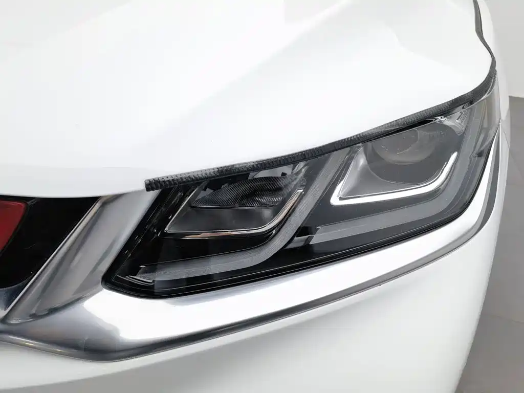 Фото 7 - Geely Binyue