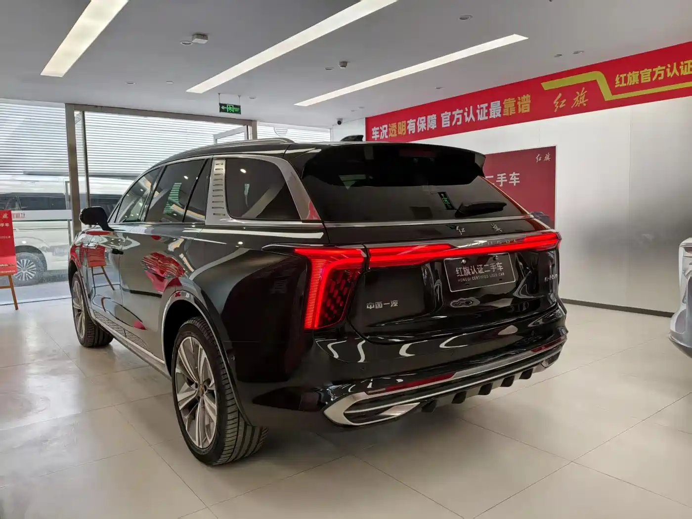 Hongqi E-HS9 2022 660km Qi Chang Edition (6-seater) фото 4