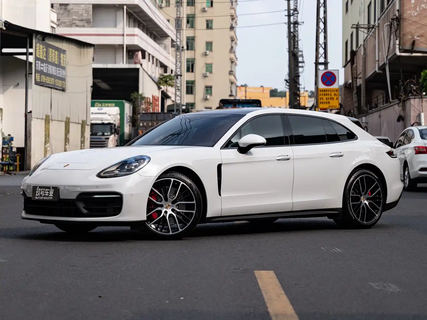 PORSCHE PANAMERA