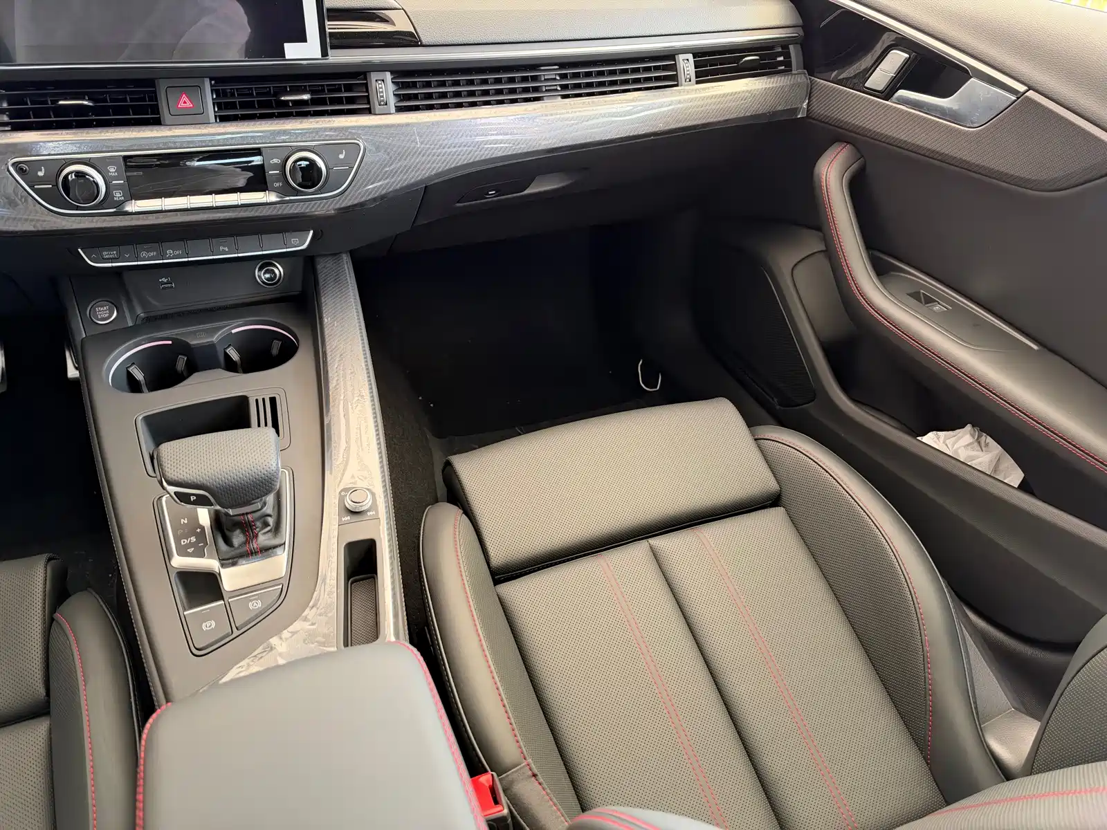 Фото 5 - Audi A4L