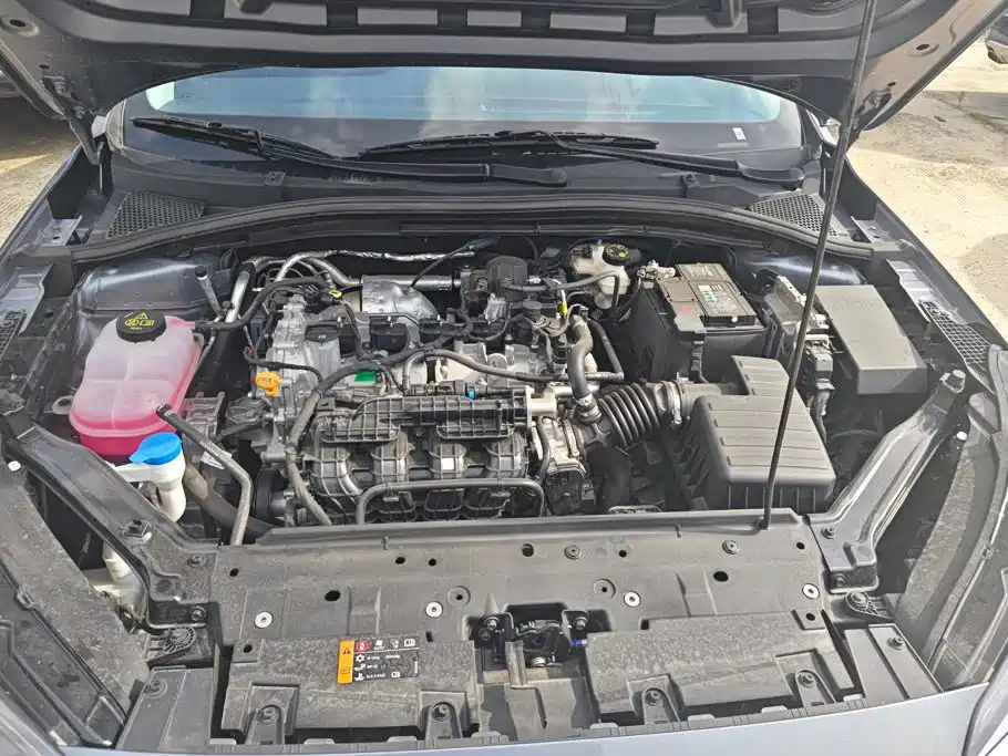 Roewe i5 2026 2023 1.5L CVT Luxury Edition