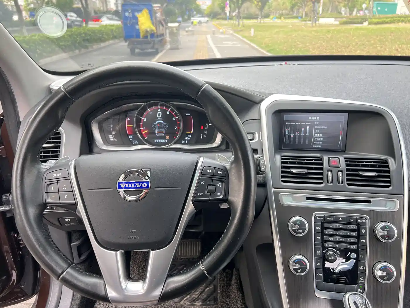 Volvo XC60 (Import) 2014 2015 T6 Momentum