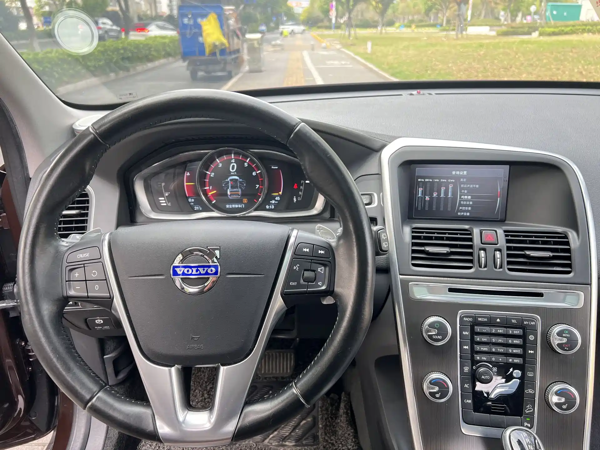 Photo 8 - Volvo XC60 (Import)