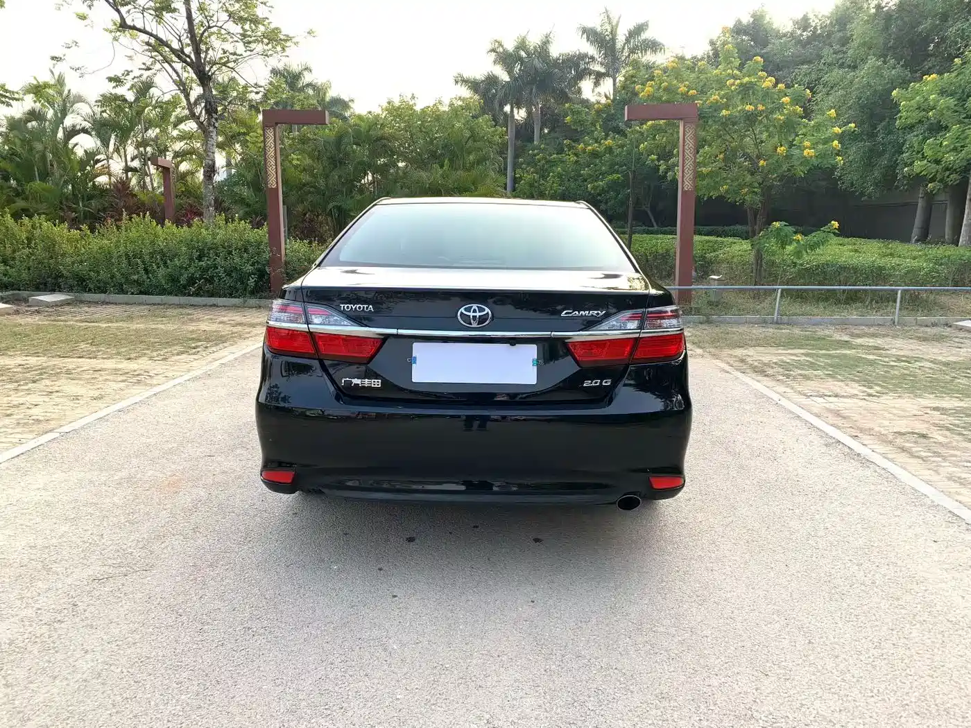 Toyota Camry 2016 2.0G 10th Anniversary Leading Edition фото 5