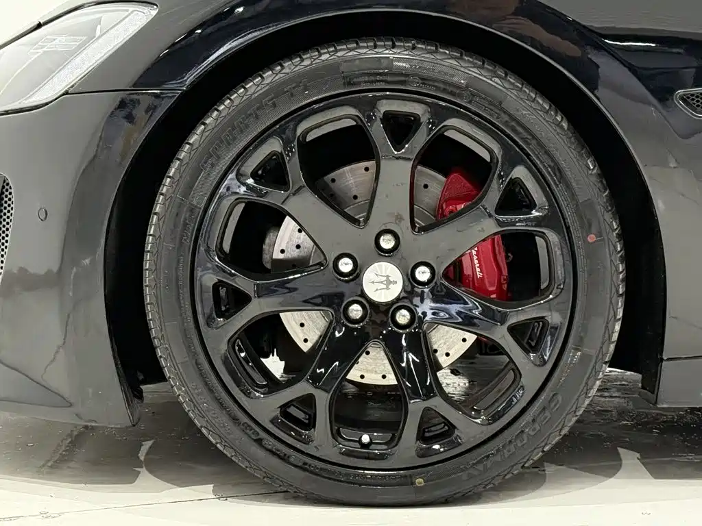 Photo 11 - Maserati GranTurismo