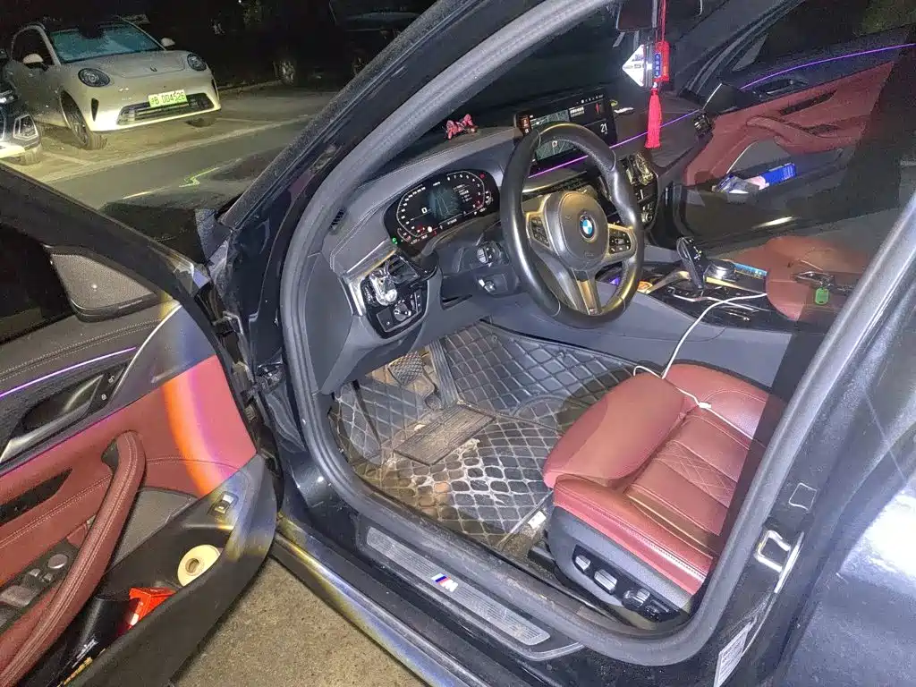 Photo 13 - BMW 5 Series