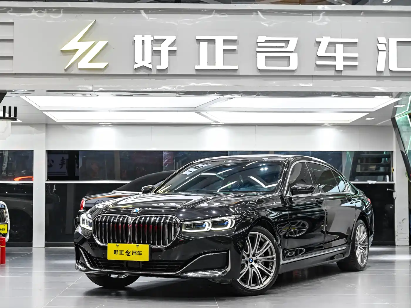 BMW 7 Series 2021 Model 740Li xDrive Executive Luxury Package фото 2