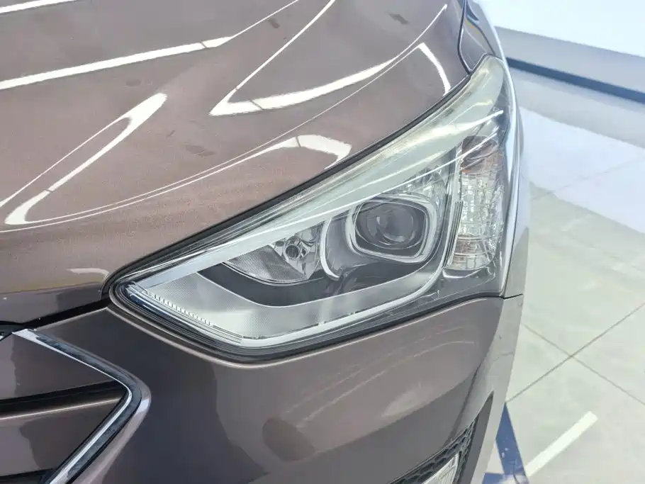 Hyundai Santa Fe 2014 2013 Model 2.4L Automatic 2WD Comfort