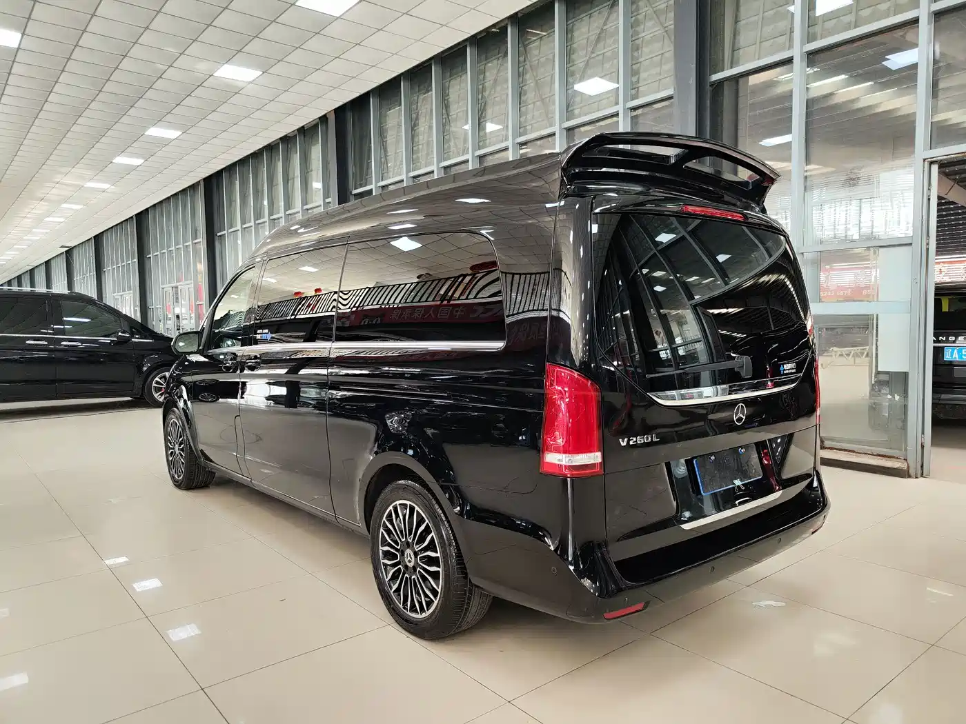 Mercedes-Benz V-Class 2022 V 260 L Long Wheelbase Prestige Edition фото 33