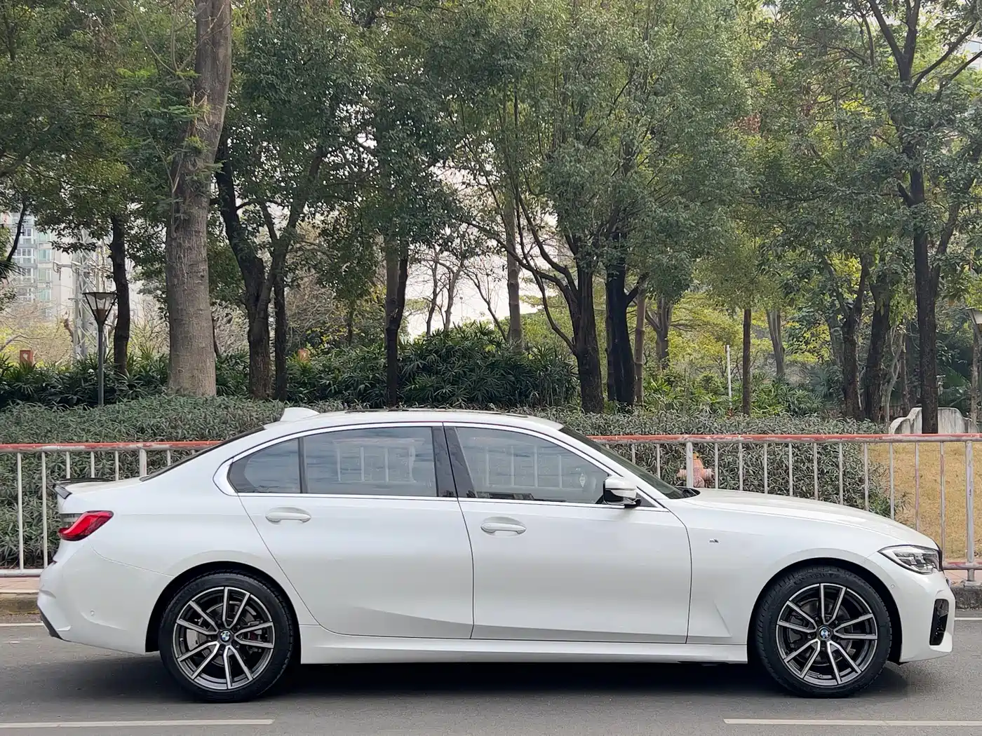 BMW 3 Series 2021 Second Facelift 325Li M Sport Package фото 4