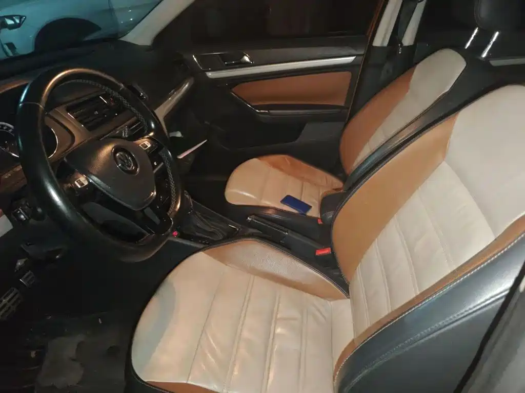 Volkswagen Gran Lavida 2016 2016 230TSI DSG Luxury Edition