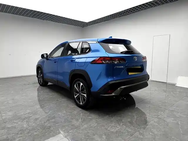 Toyota Frontlander 2022 2.0L CVT Luxury PLUS Edition фото 6