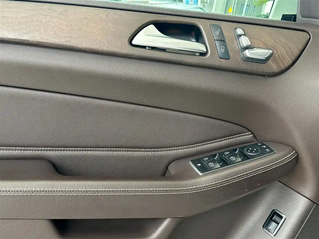 Mercedes-Benz GLE 2017 GLE 320 4MATIC Luxury фото 11
