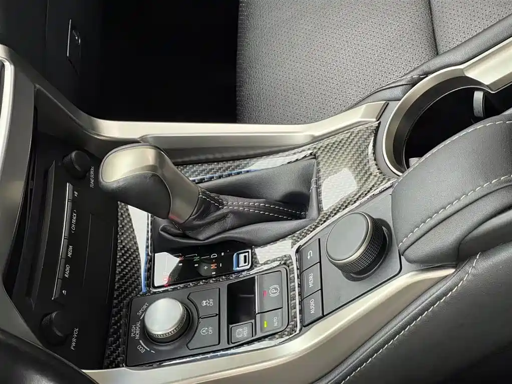 Lexus NX 2015 200 FWD Premium фото 7