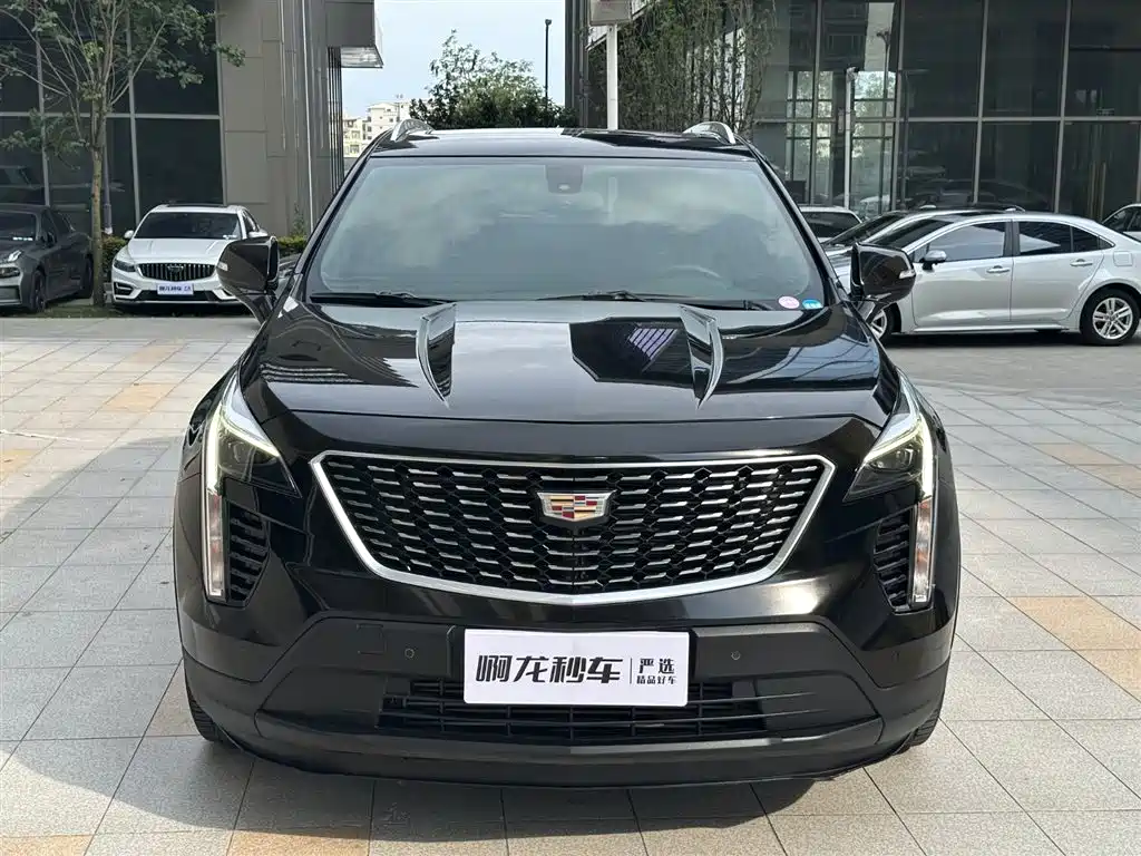 CADILLAC XT4