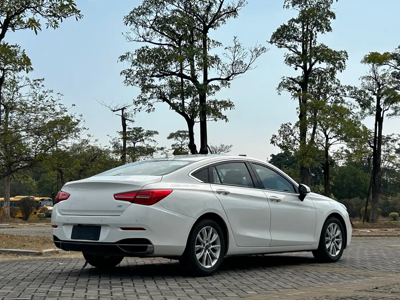 Hongqi H5 2020 1.8T Automatic Smart Connection Qi Smooth Edition фото 18