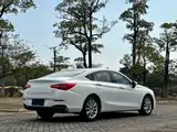 Фото 18 - Hongqi H5