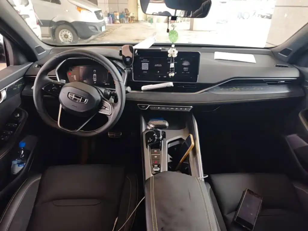 Фото 6 - Geely Preface