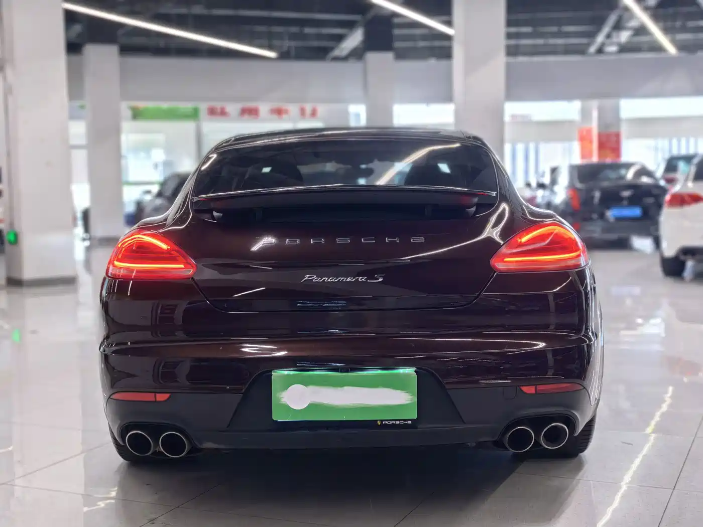 Photo 4 - Porsche Panamera