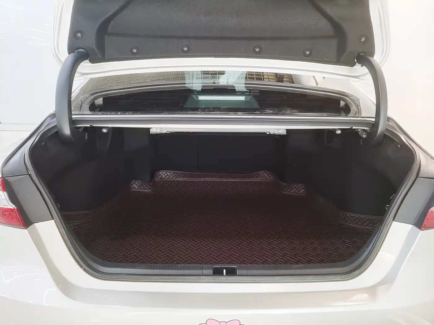 Toyota Camry 2021 Hybrid 2.5HG Luxury Edition фото 24