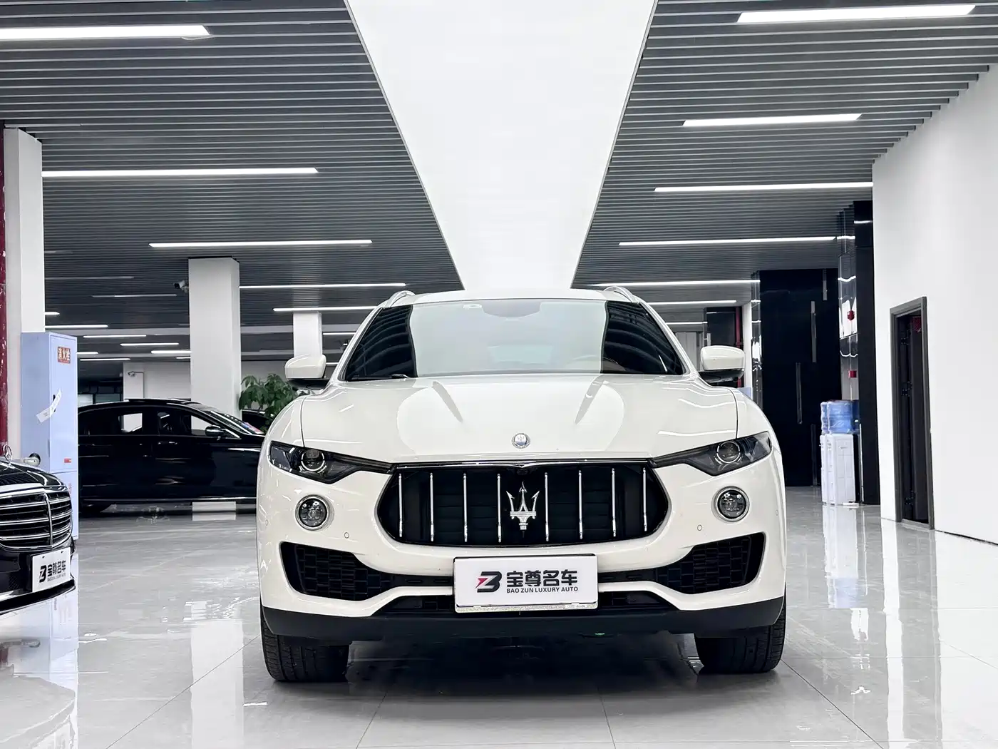 Maserati Levante 2021 3.0T Standard Edition фото 2