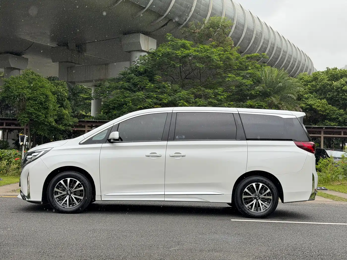 GAC Trumpchi Trumpchi M8 2025 2024 Leadershow Series 390T Premium Edition