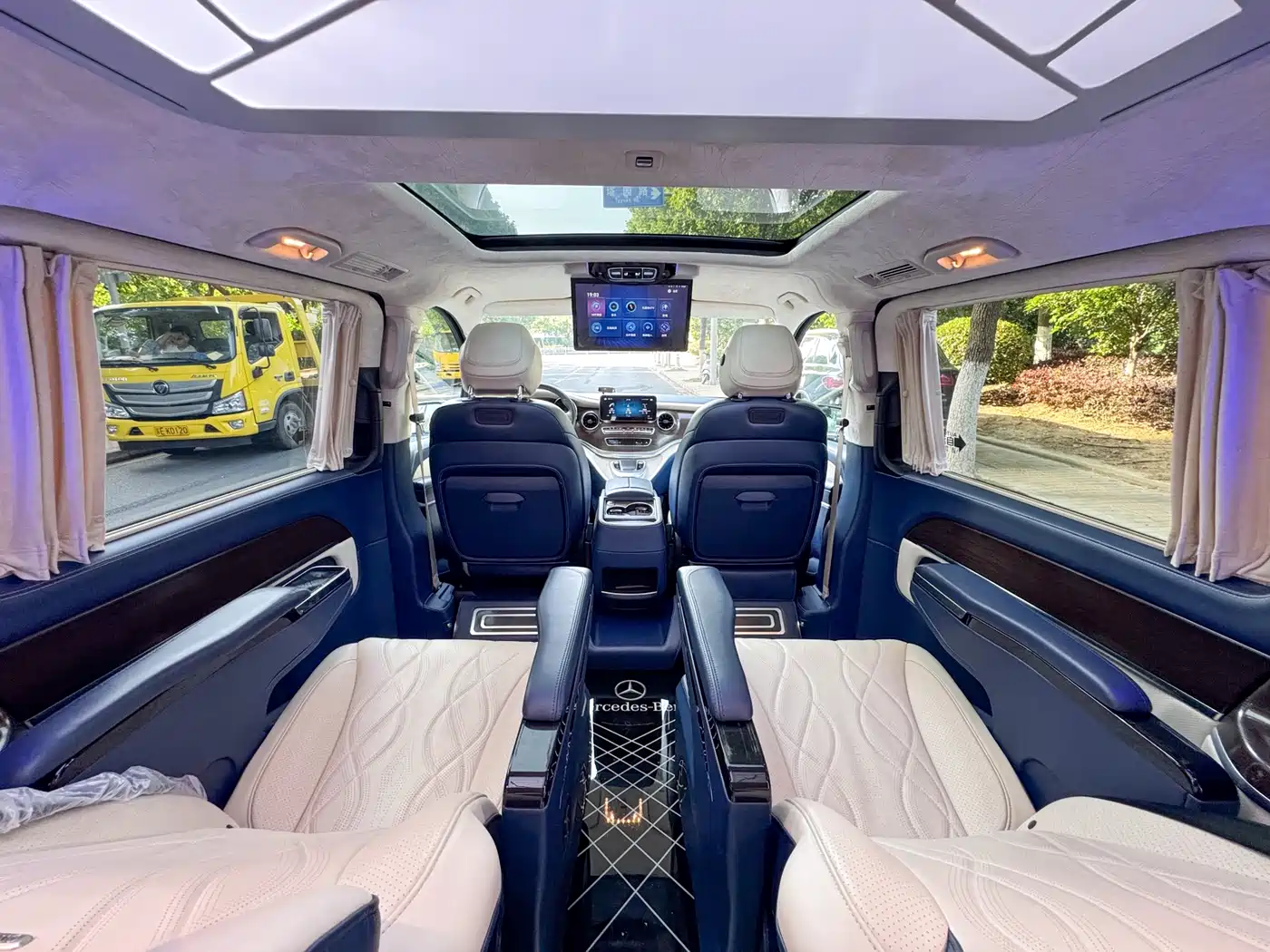 Mercedes-Benz V-Class 2021 V 260 Pilot Edition фото 14