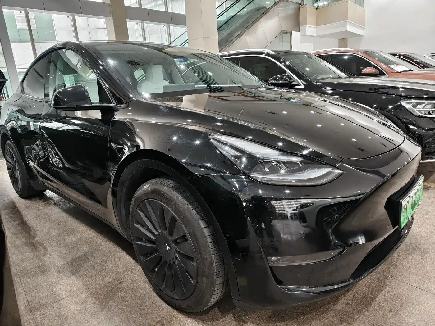 TESLA MODEL Y