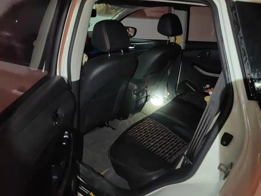 Venucia T70 2019 2019 2.0L CVT Smart Enjoy Edition China V