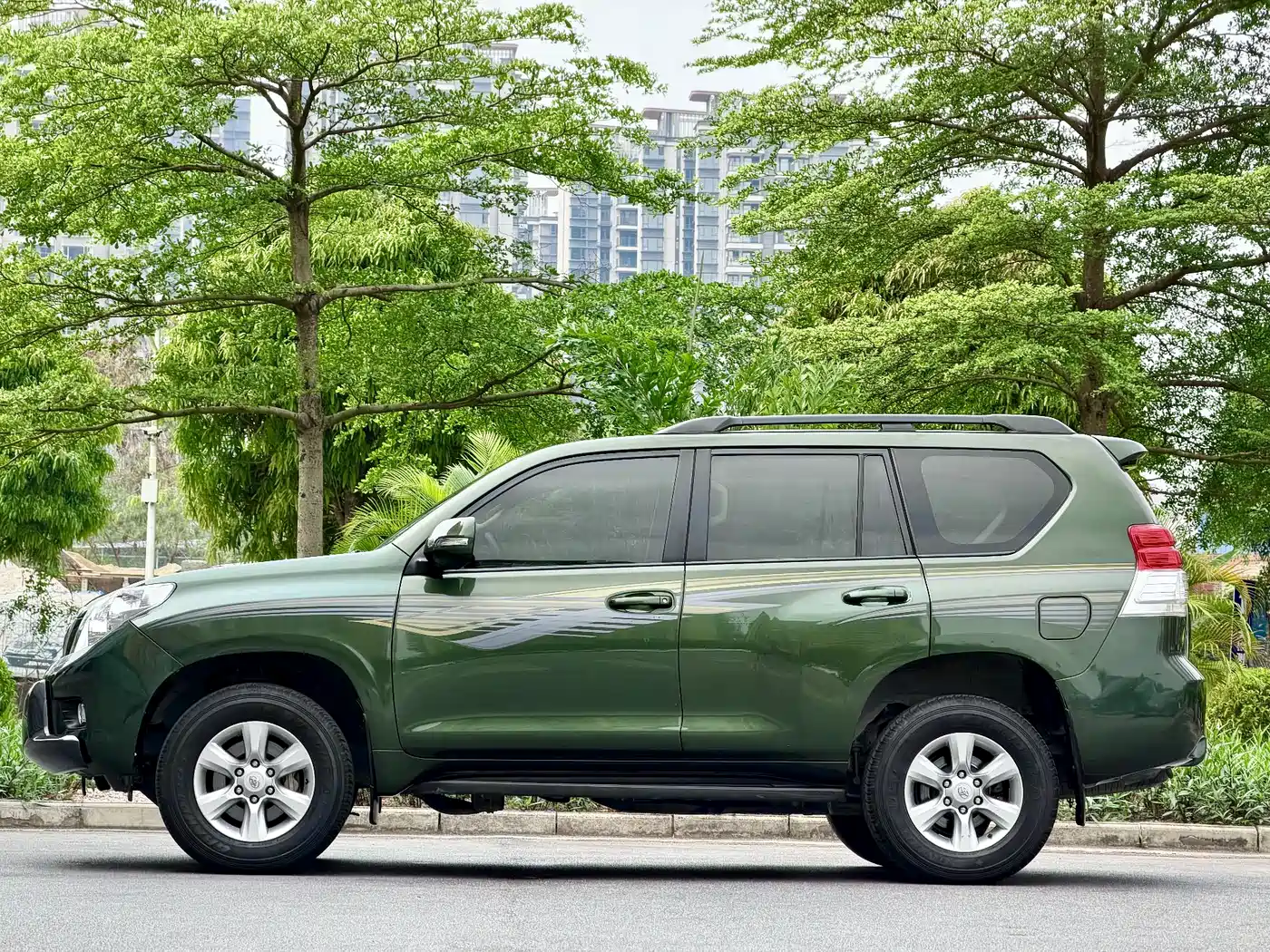 Toyota Prado (Import) 2010 2.7L Automatic Standard фото 3