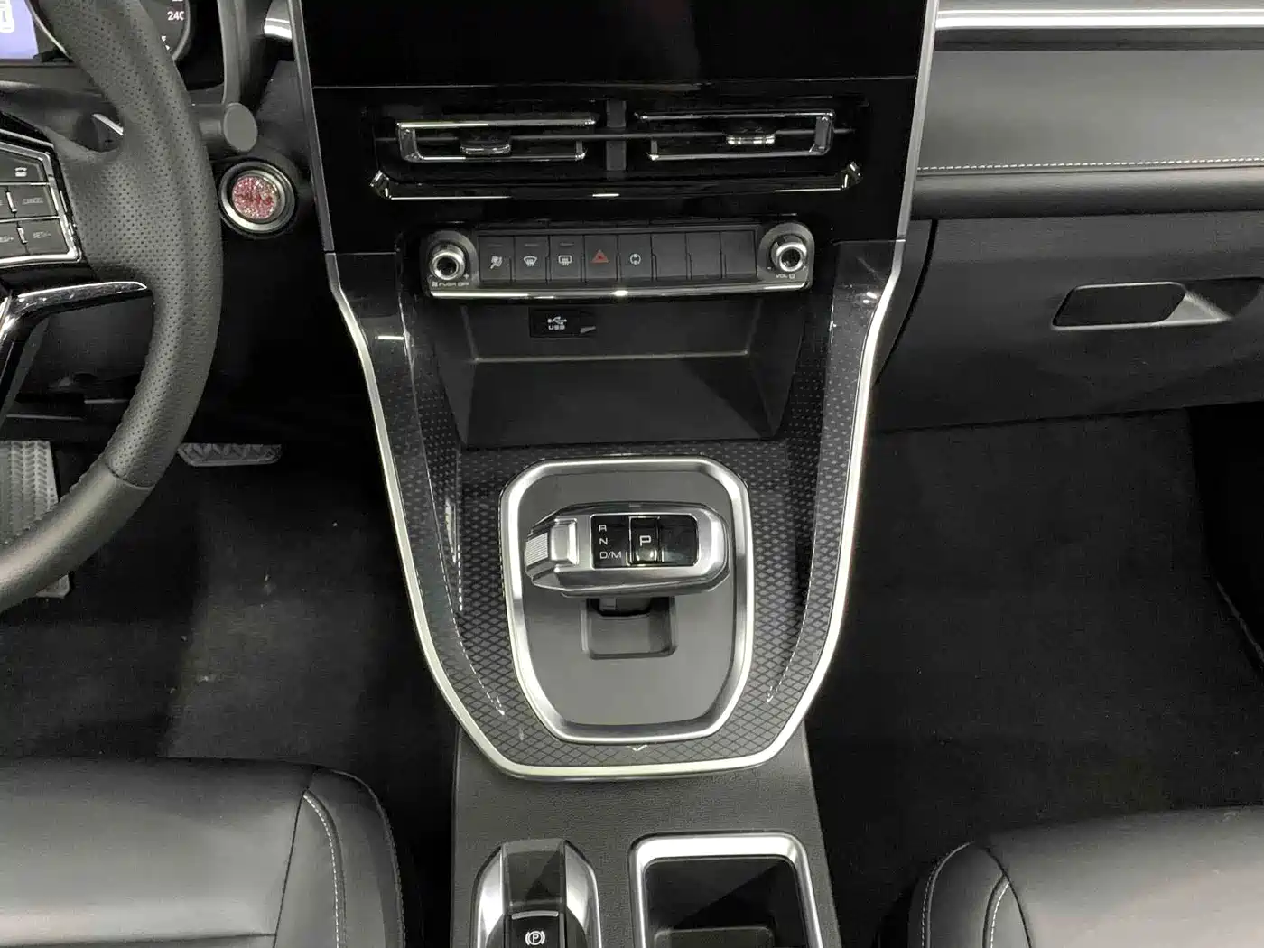 Haval M6 2024 2023 PLUS 1.5T DCT Luxury Smart Connect
