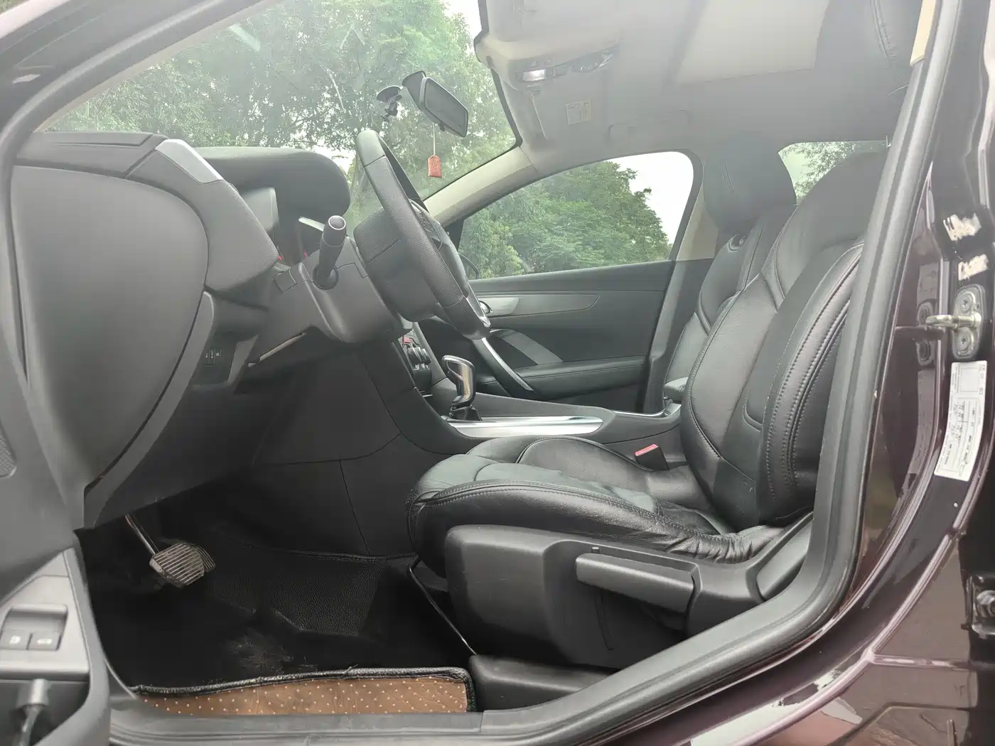 DS 6 2015 2016 1.6T Elegance THP160