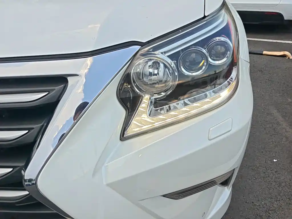 Фото 24 - Lexus GX