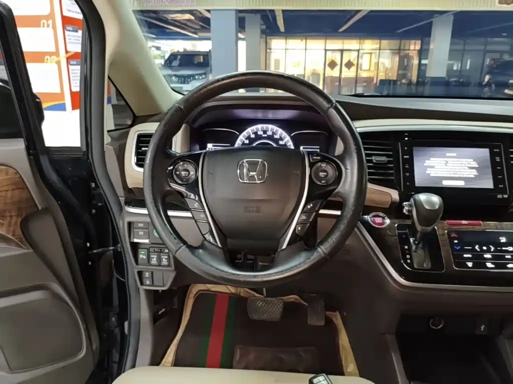 Photo 11 - Honda Odyssey