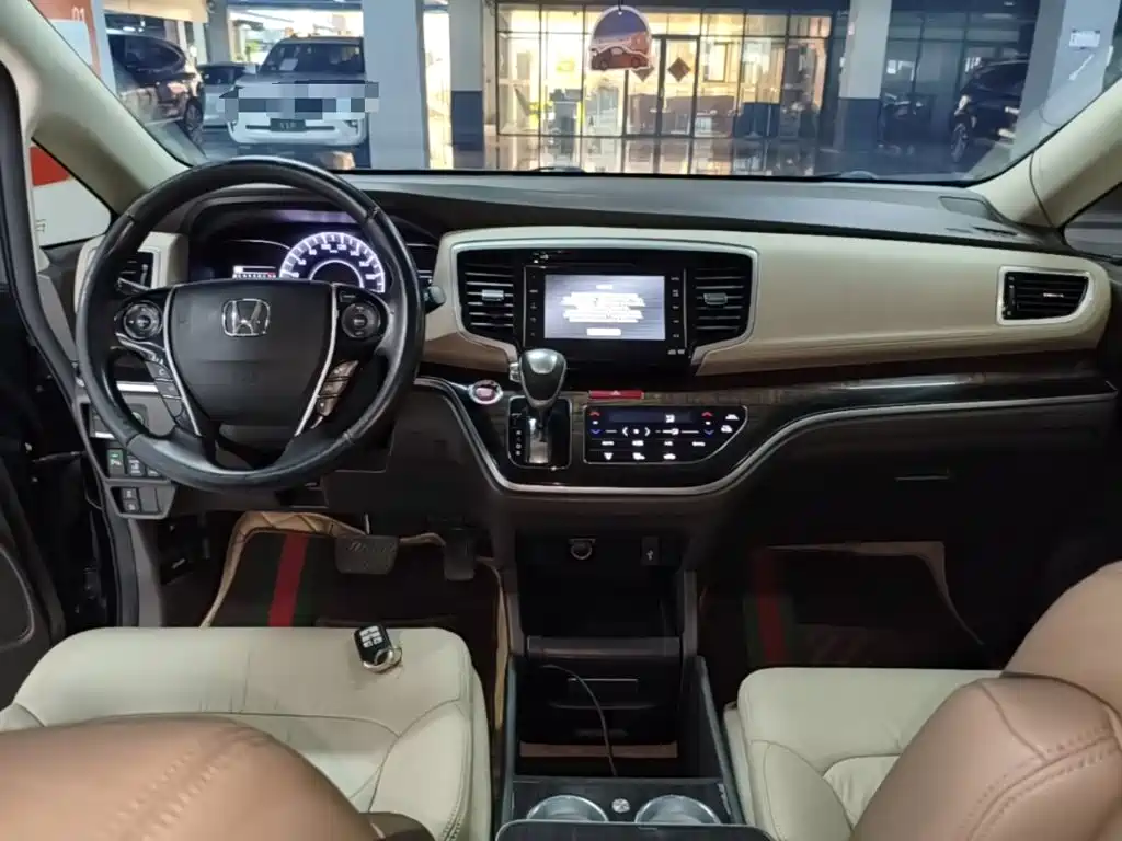 Photo 10 - Honda Odyssey
