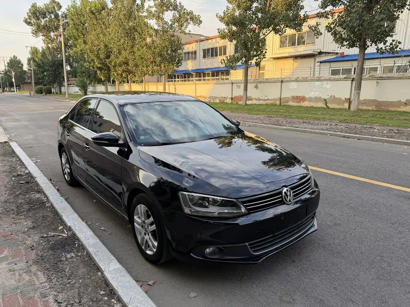 صورة 3 - Volkswagen Sagitar