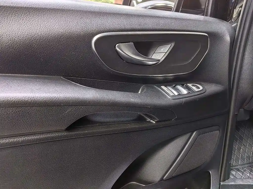 Mercedes-Benz Vito 2018 2.0T Business Edition China VI фото 9