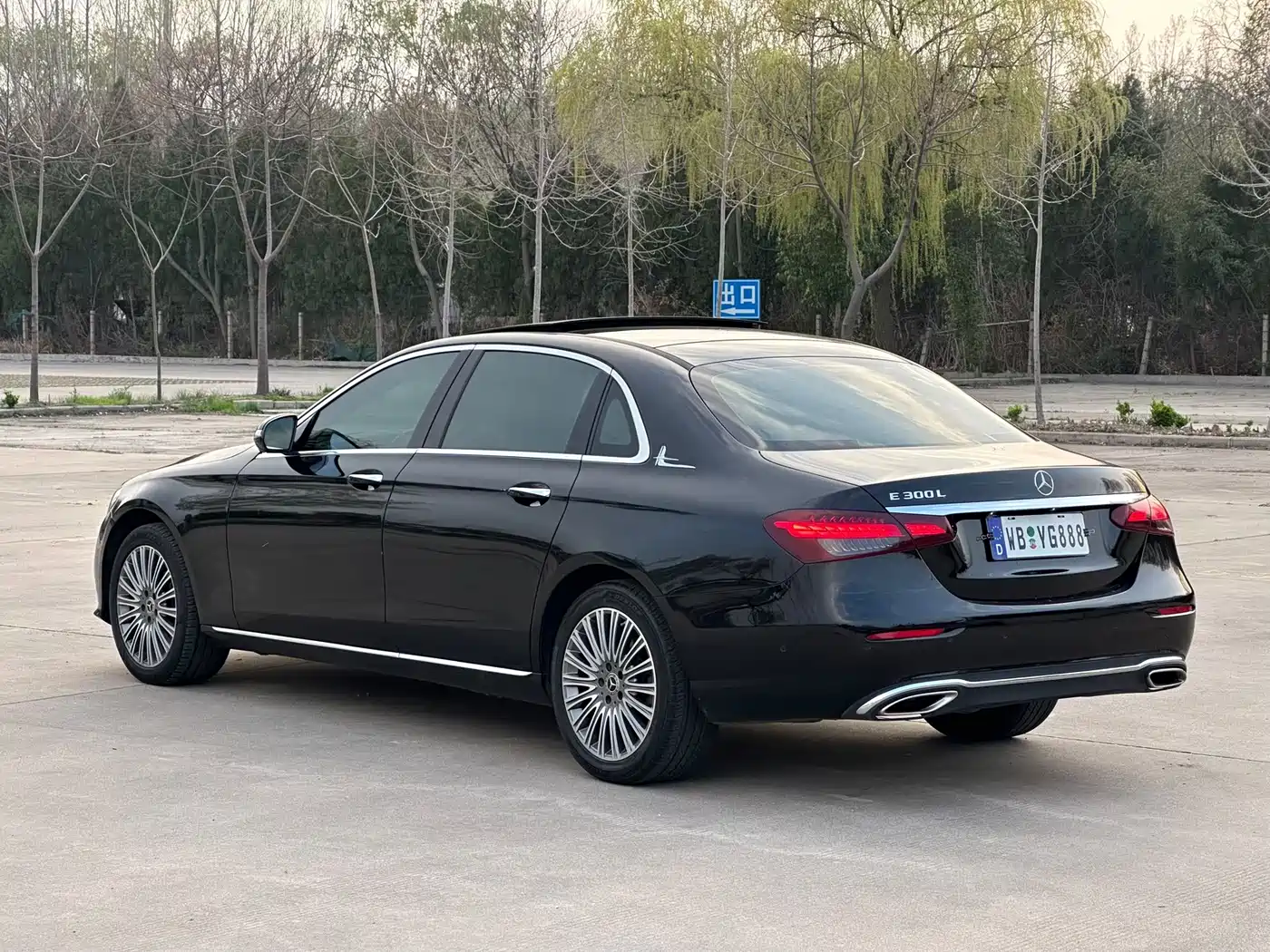 MERCEDES-BENZ E CLASS