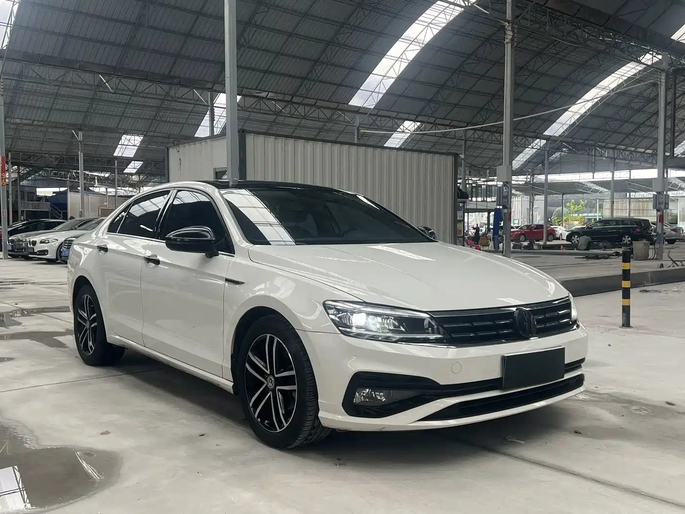 Фото 2 - Volkswagen Lamando