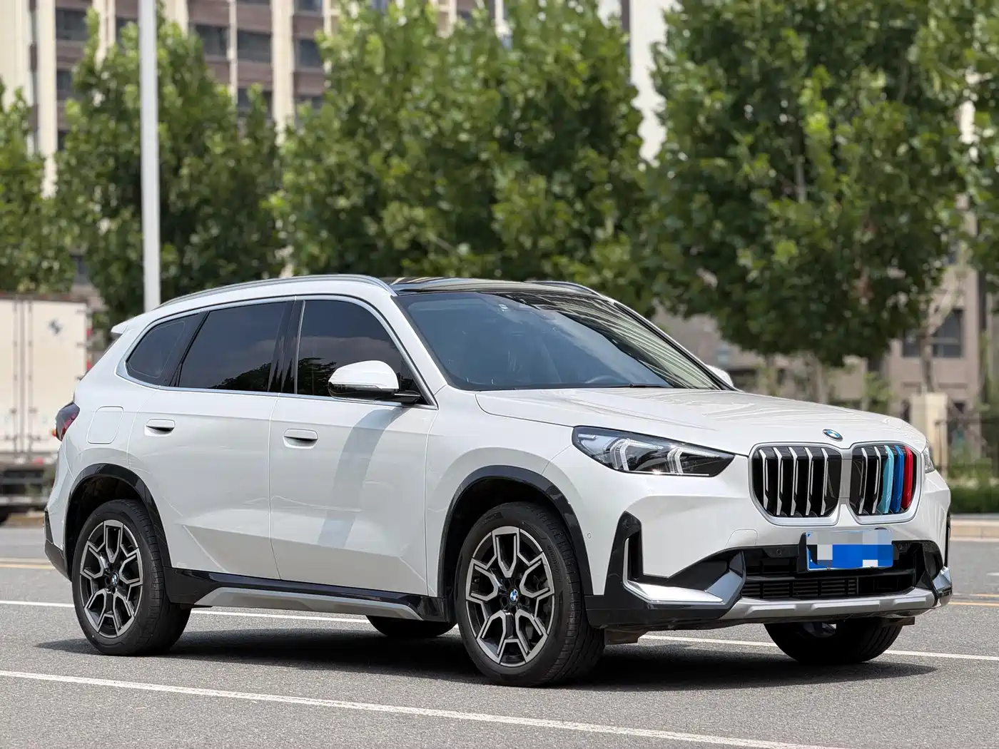 Photo 2 - BMW X1