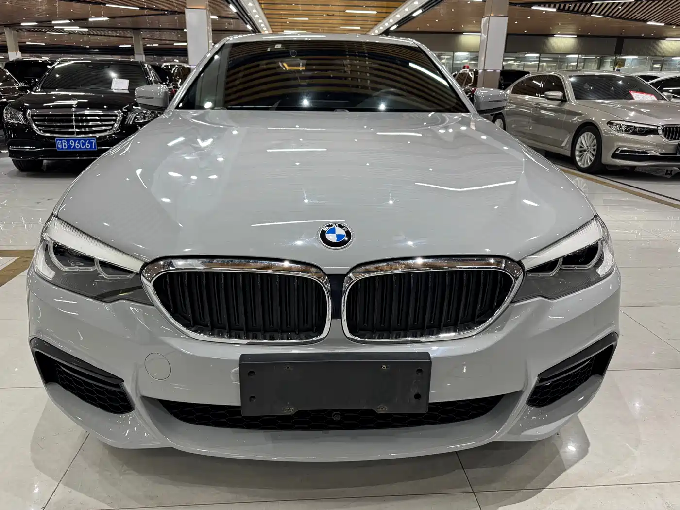 BMW 5 Series (Import) 2019 525i M Sport Package фото 4
